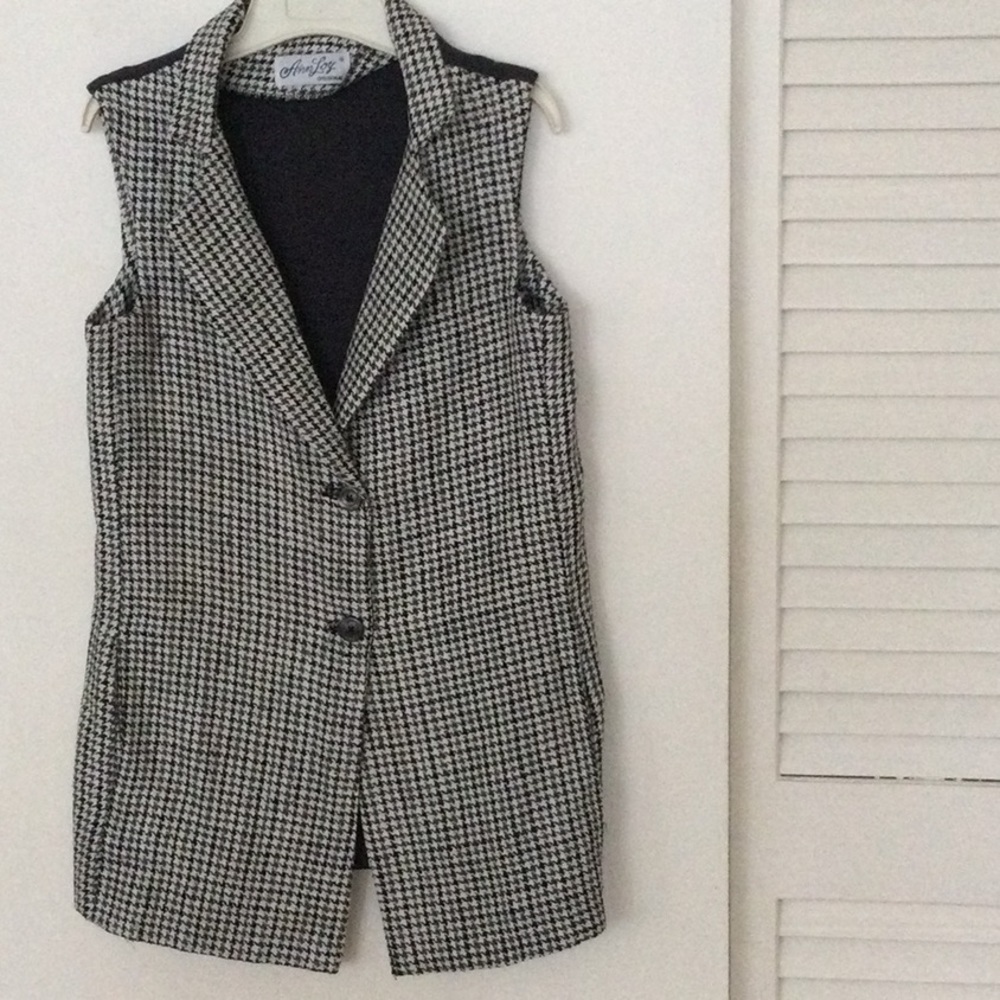 Ann Loy Original Vest color Black and white size S NWOT. #384